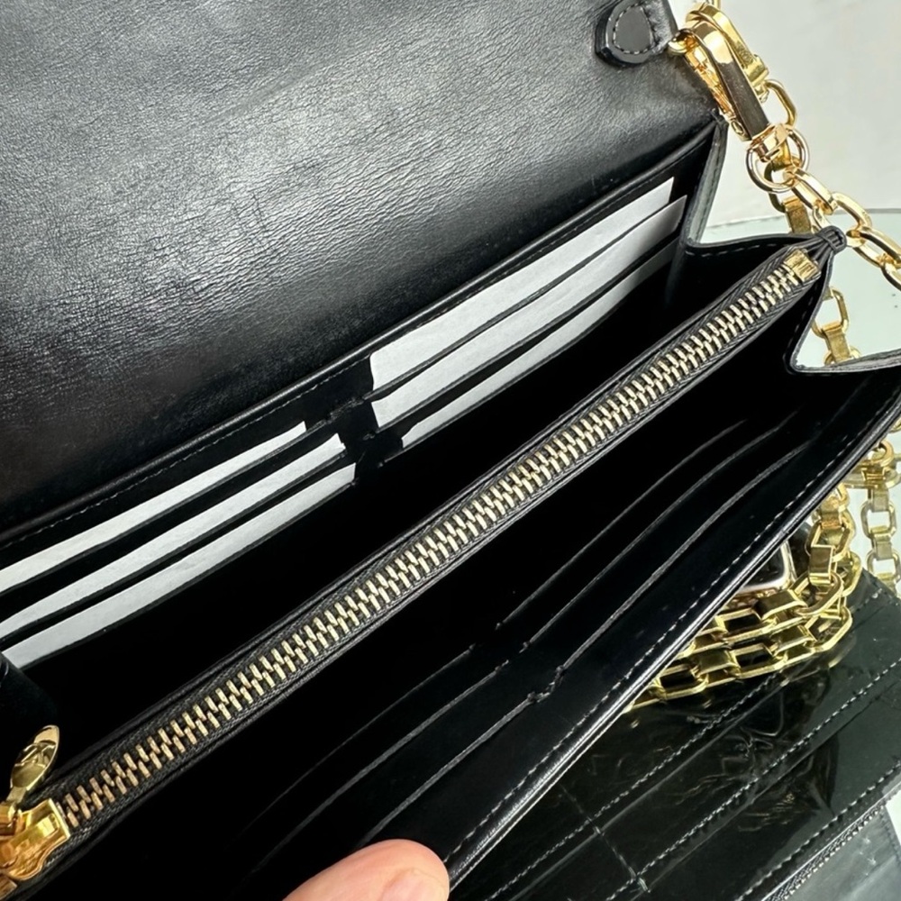 Louis Vuitton Amarante Monogram Vernis Shoulder Bag in Black Patent Leather - Picture 8 of 10